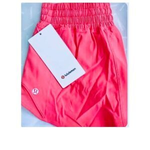 NWT Lululemon LIPGLOSS PINK Hotty Hot Short high rise 4" RUNNING SIZE 4 PERFECT